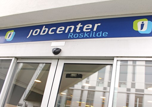 Jobcentrets indgang m. logo.