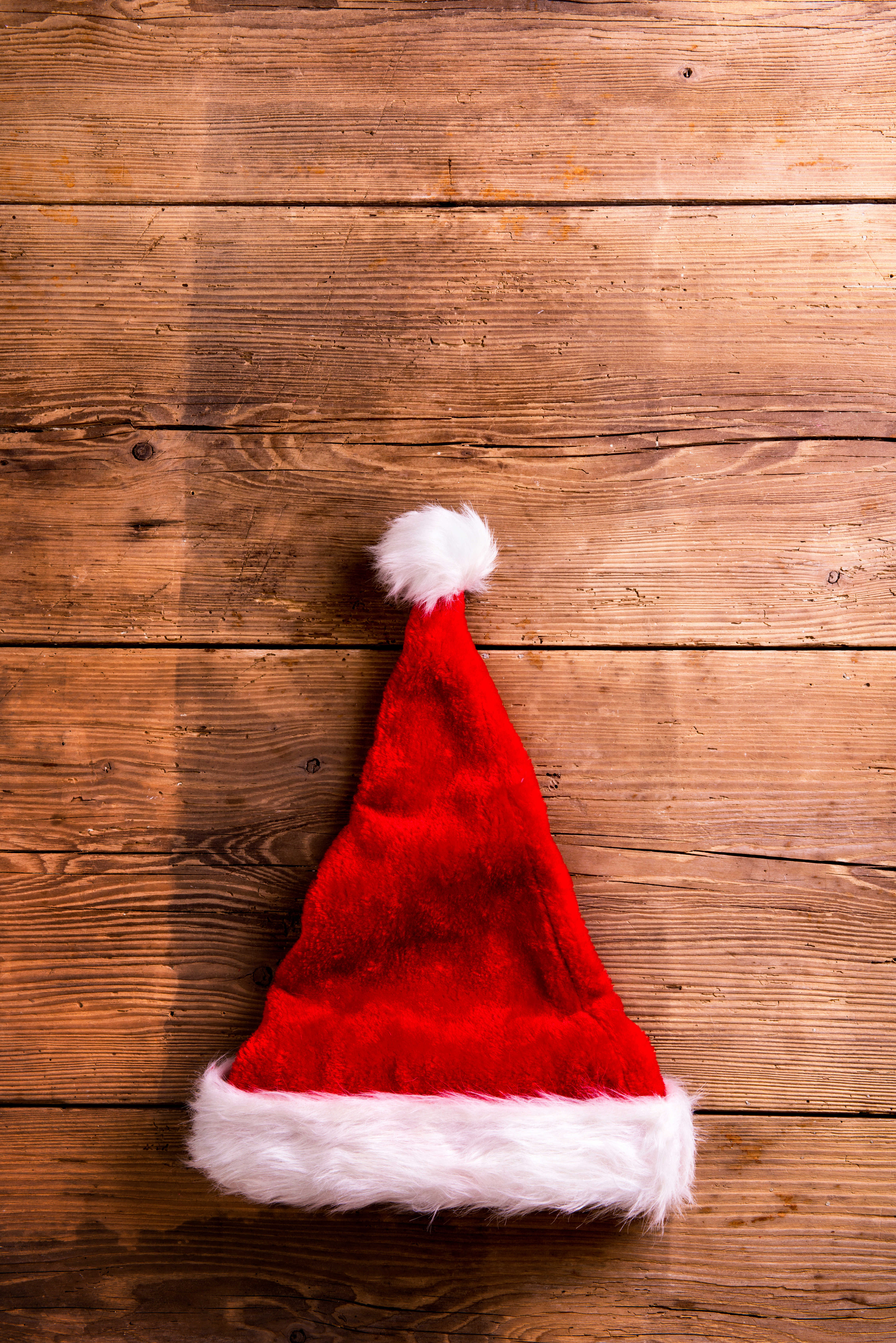 Nissehue på et bord